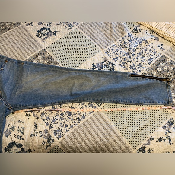 Madewell Skinny Jeans - Picture 9 of 9